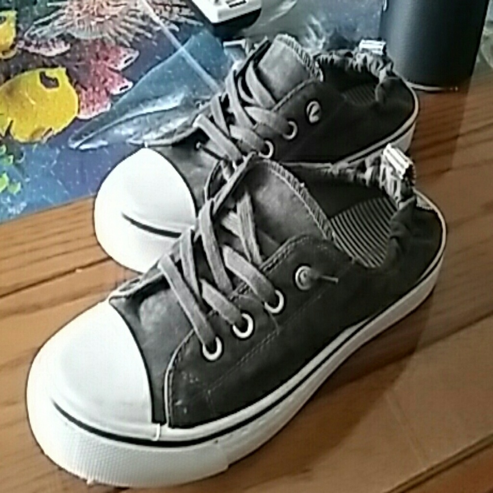 CONVERSE Maurices Sneakers womens NEW